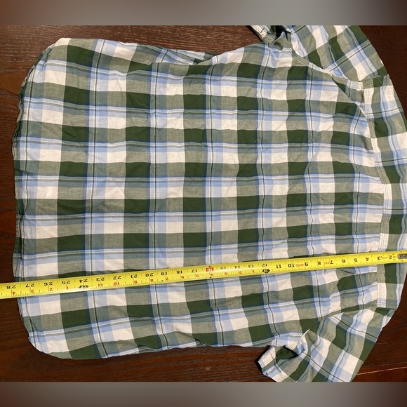 LL Bean short-sleeve button down - Picture 4 of 5